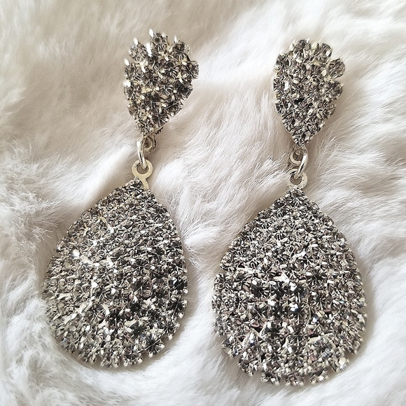 Bridal Rhinestone Earrings in Silver tone - Picture 1 of 4